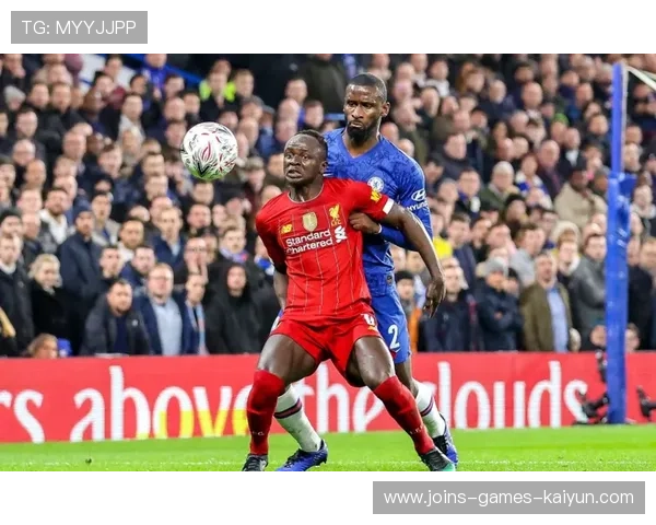 切尔西禁区前过渡顺畅,斯特林灵光乍现改变走势 切尔西禁区前过渡顺畅,斯特林灵光乍现改变走势