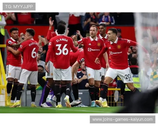 南安普顿训练课中亚当斯表现抢眼